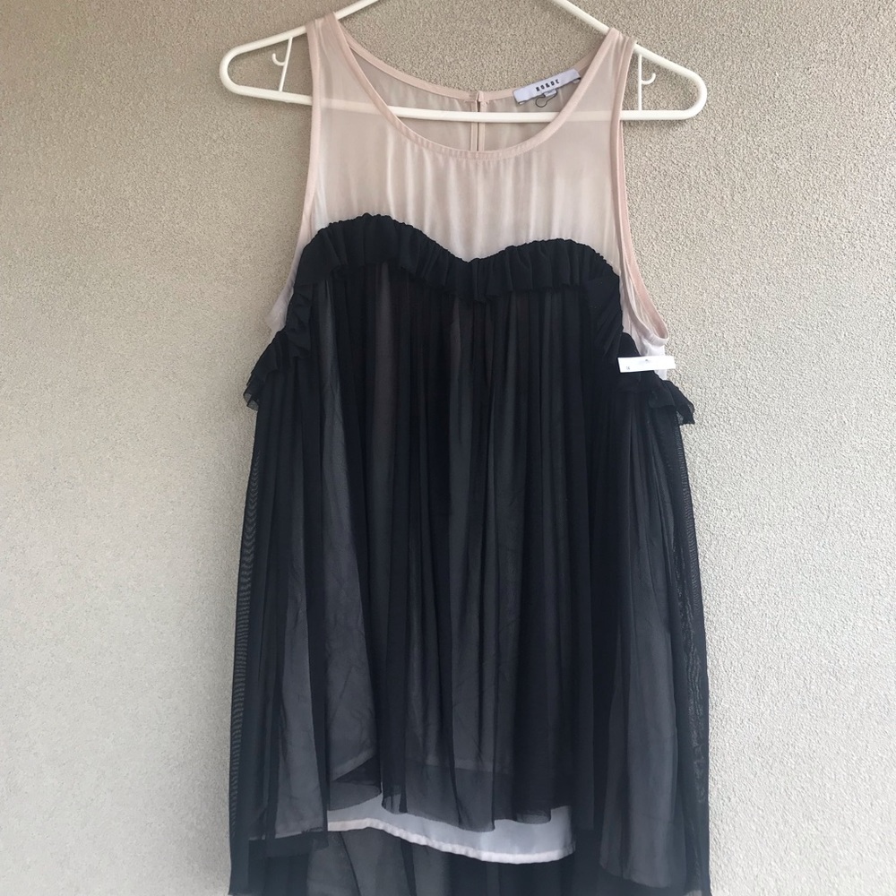 RO & DE TUNIC NWOT, very pretty